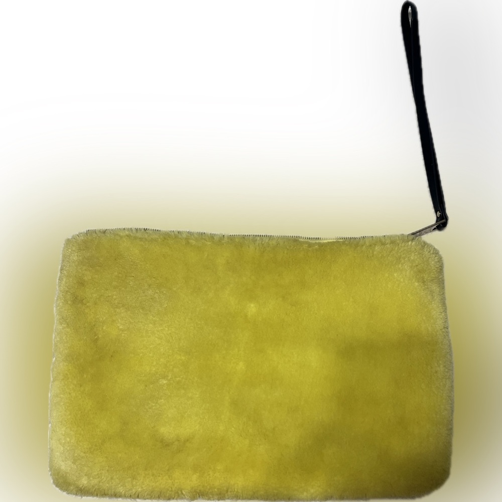 SOLD ! Fluffy yellow faux fur clutch by Zara - Picture 1 of 12